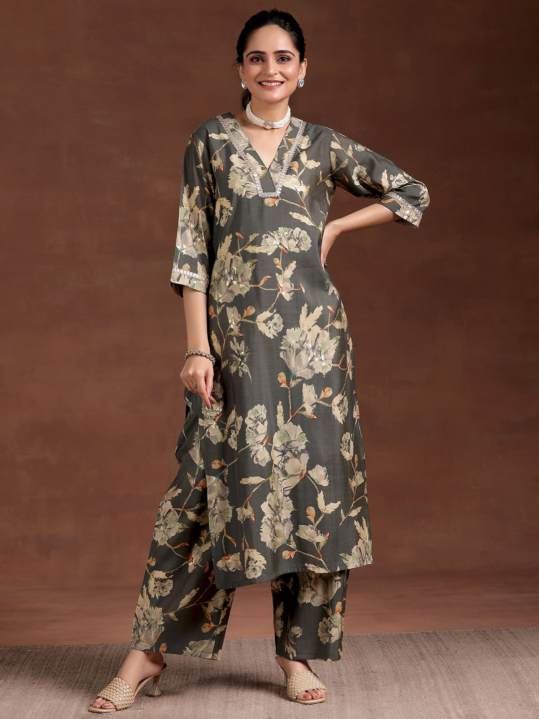  Grey Printed Silk Blend Straight Kurta Set 