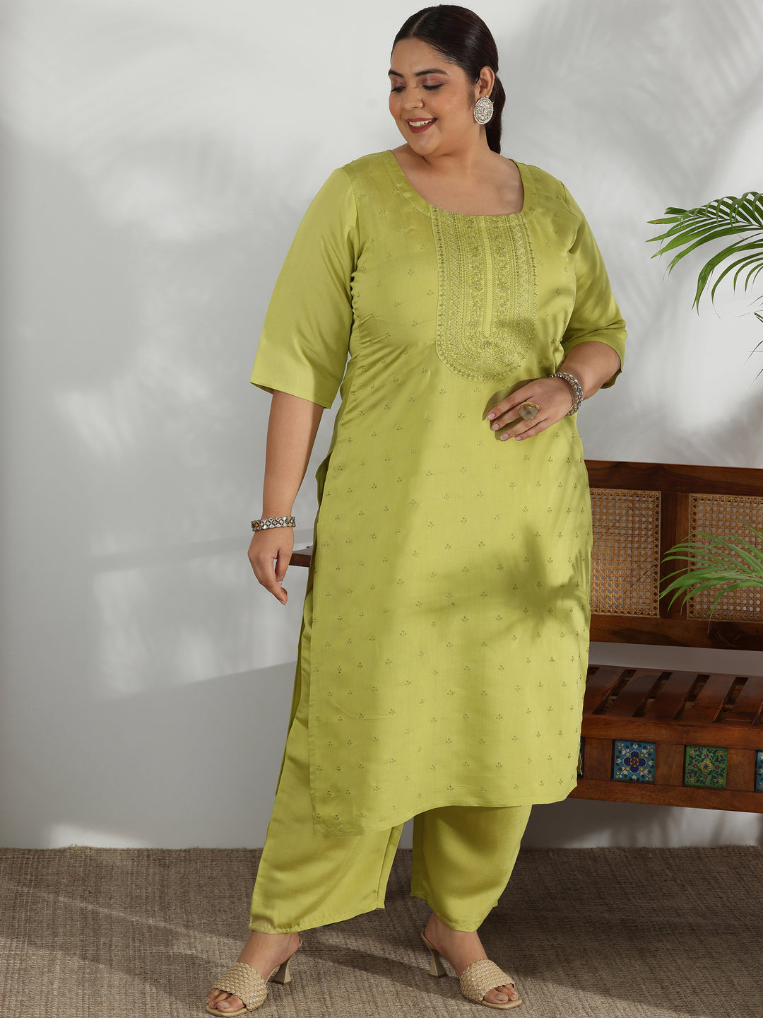  Plus Size Green Embroidered Silk Blend Straight Kurta Set 