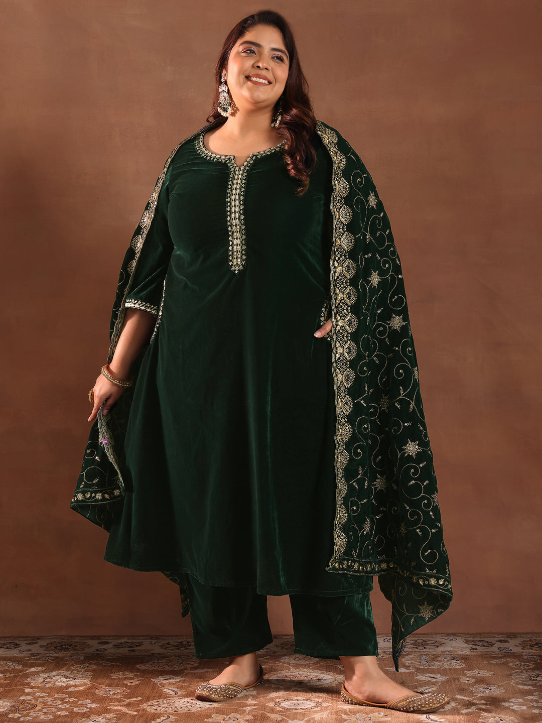  Plus Size Green Yoke Design Velvet Straight Suit Set With Dupatta 