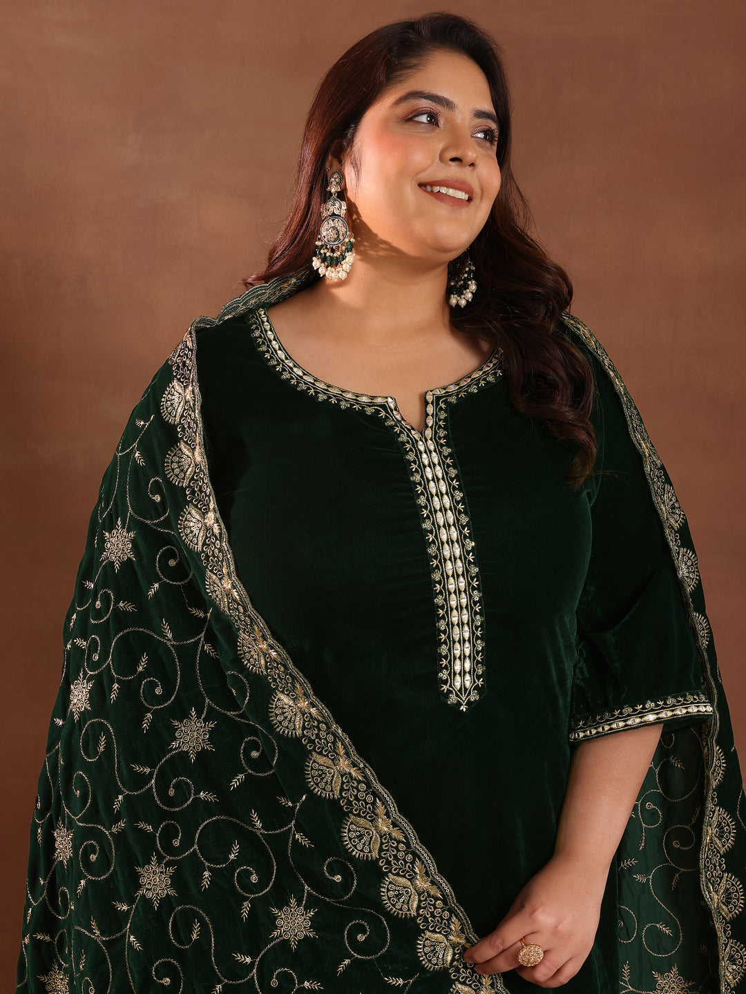  Plus Size Green Yoke Design Velvet Straight Suit Set With Dupatta 