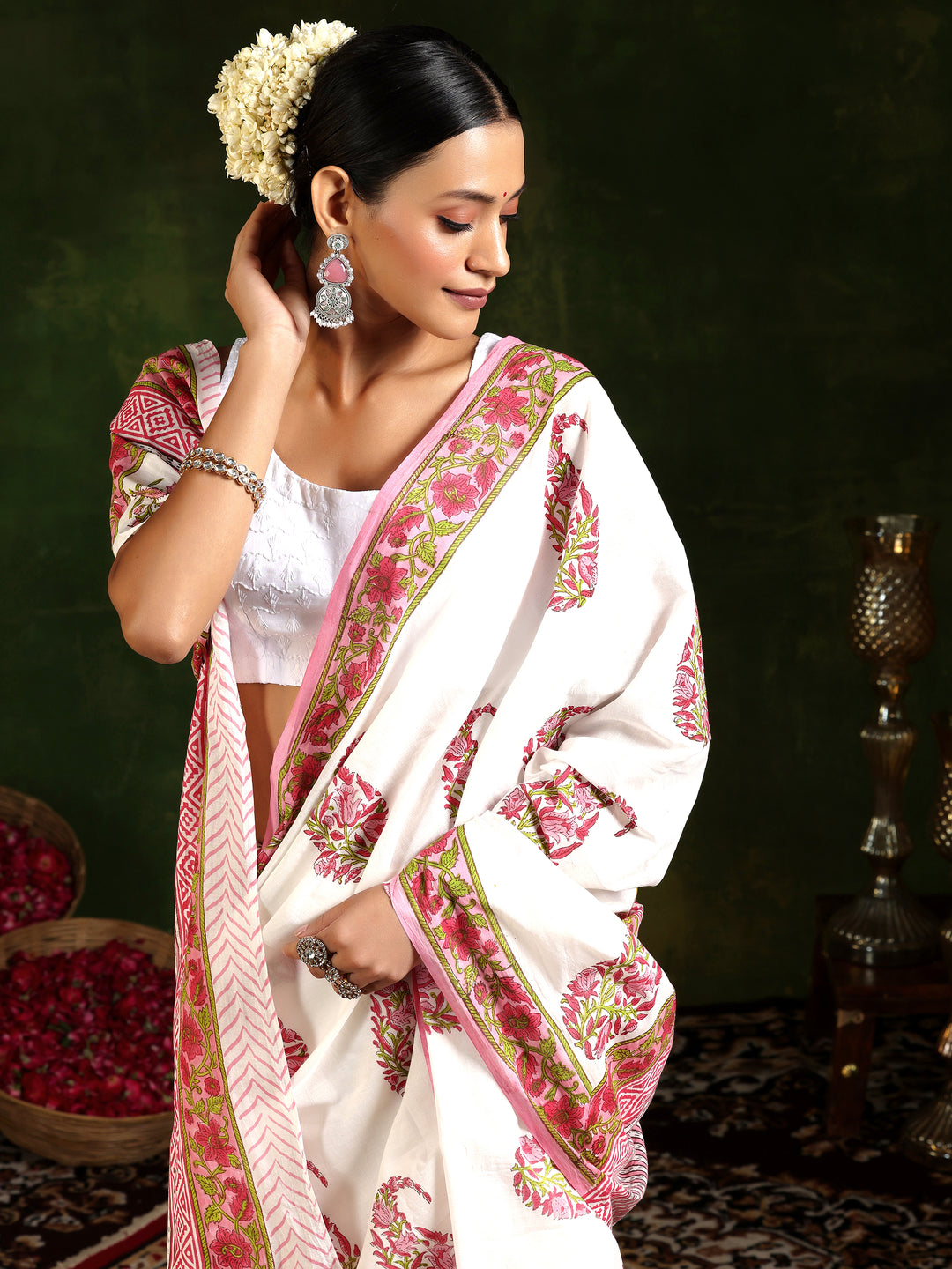 Off White Printed Cotton Saree With Unstitched Blouse Piece