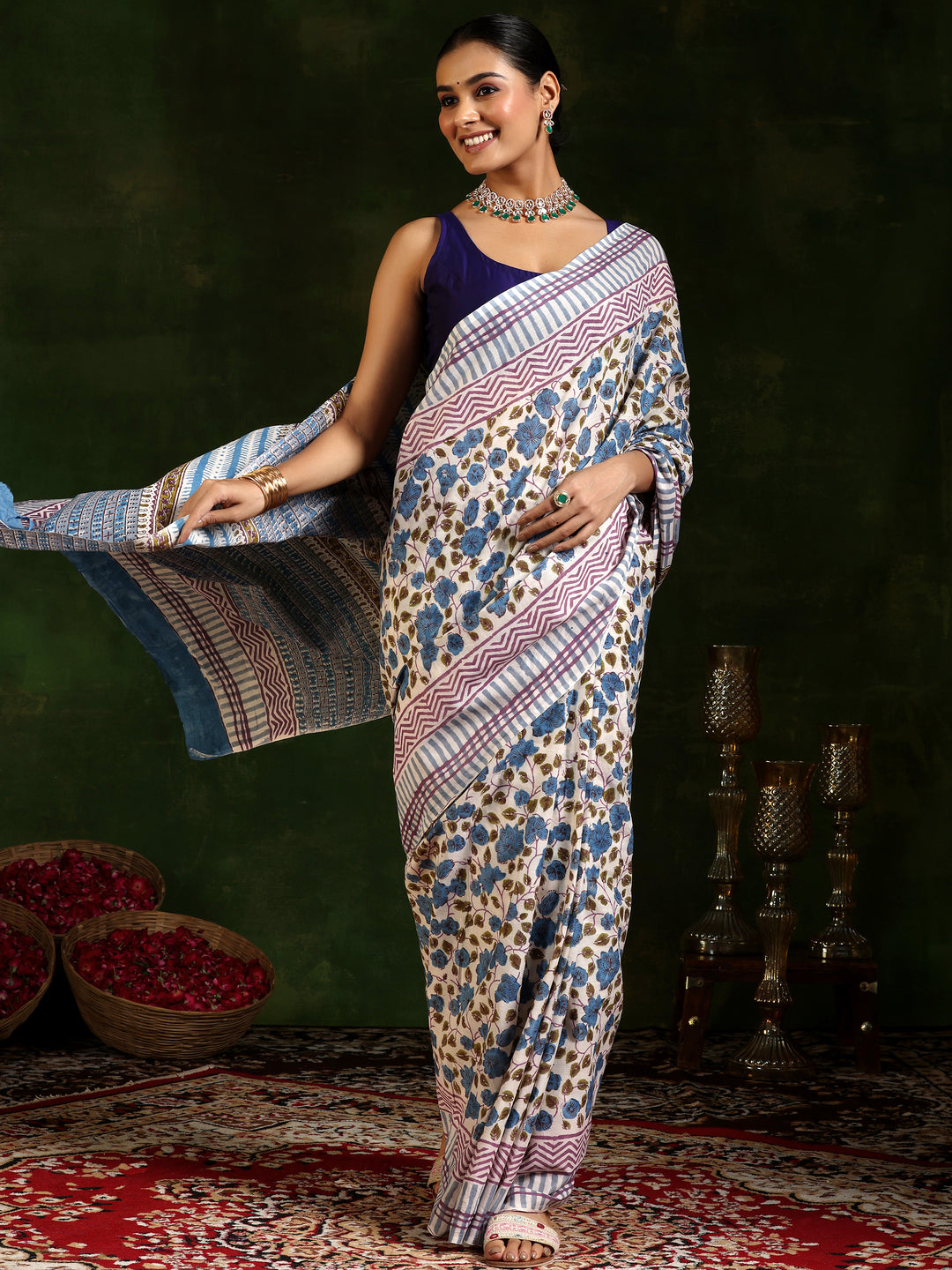  Off White Printed Cotton Saree With Unstitched Blouse Piece 