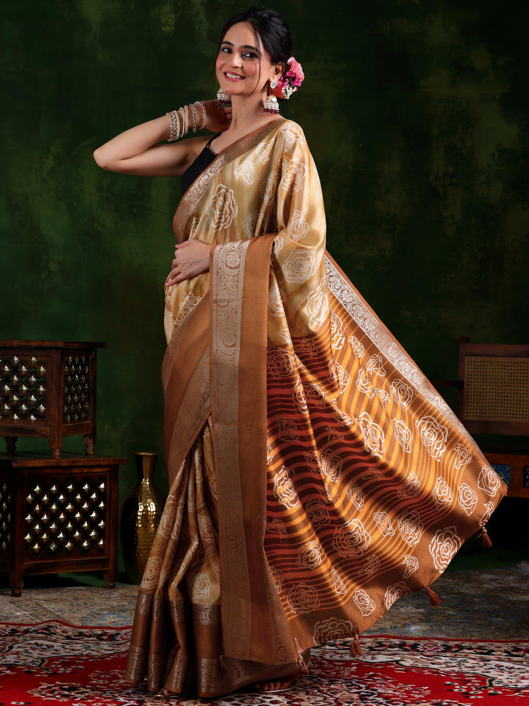 Brown Printed Silk Blend Saree With Unstitched Blouse Piece - Libas