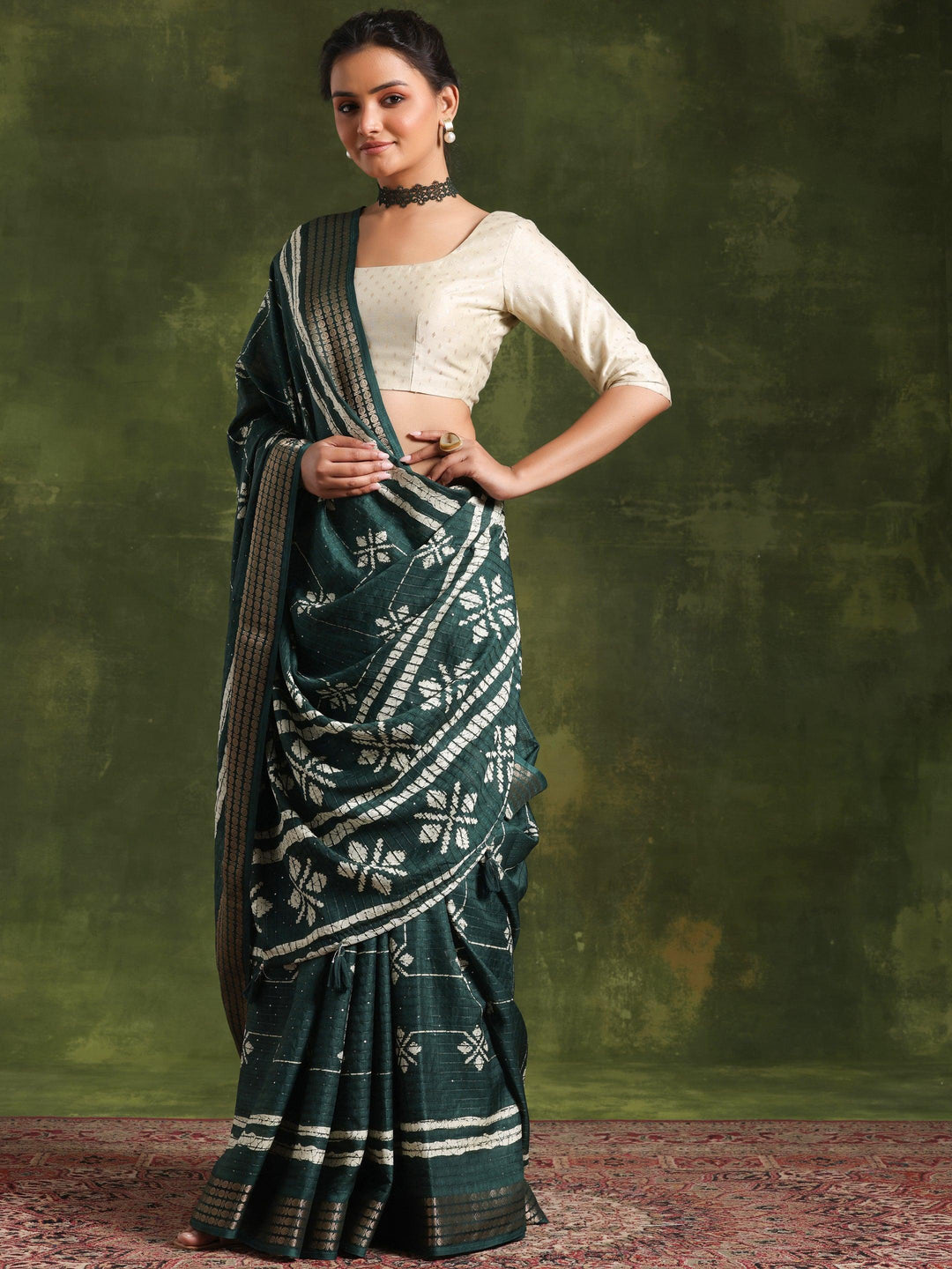 Green Printed Silk Blend Saree With Unstitched Blouse Piece - Libas