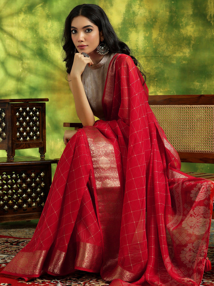 Red Printed Silk Blend Saree With Unstitched Blouse Piece - Libas