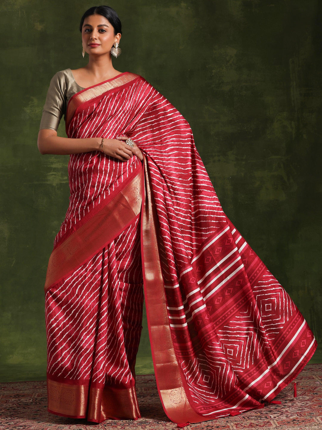 Maroon Printed Silk Blend Saree With Unstitched Blouse Piece - Libas