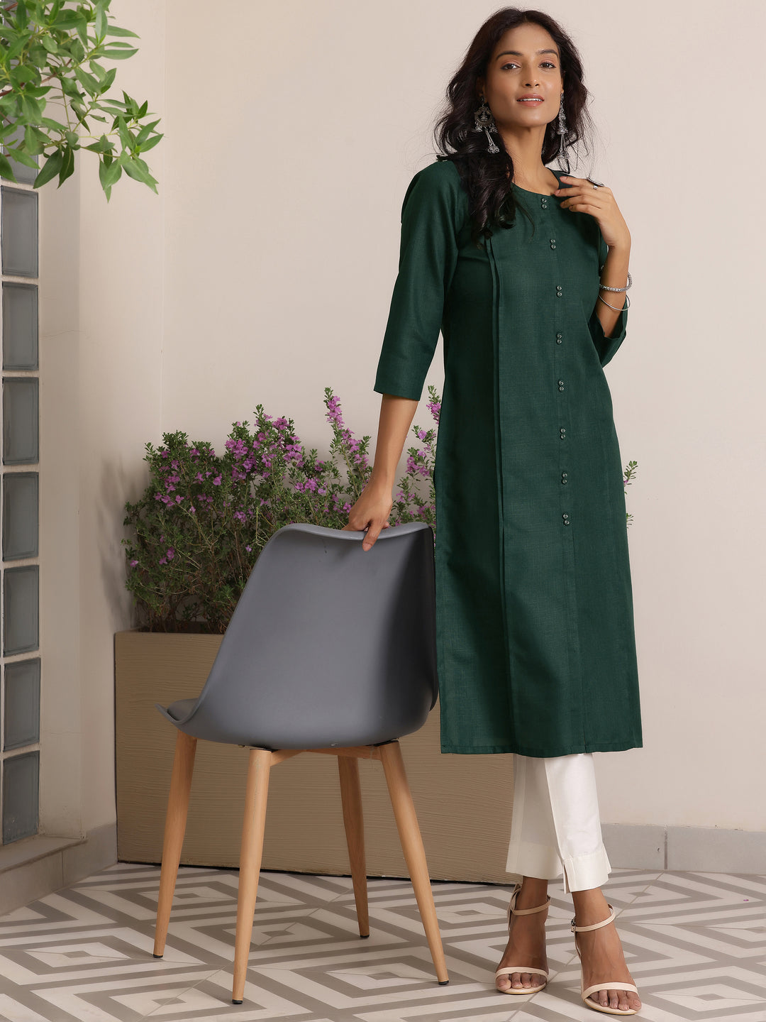  Green Solid Cotton Blend Straight Kurta 