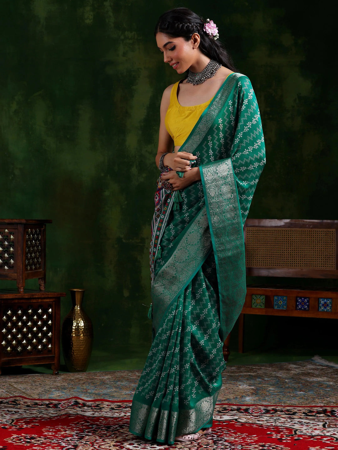 Green Printed Silk Blend Saree With Unstitched Blouse Piece - Libas 