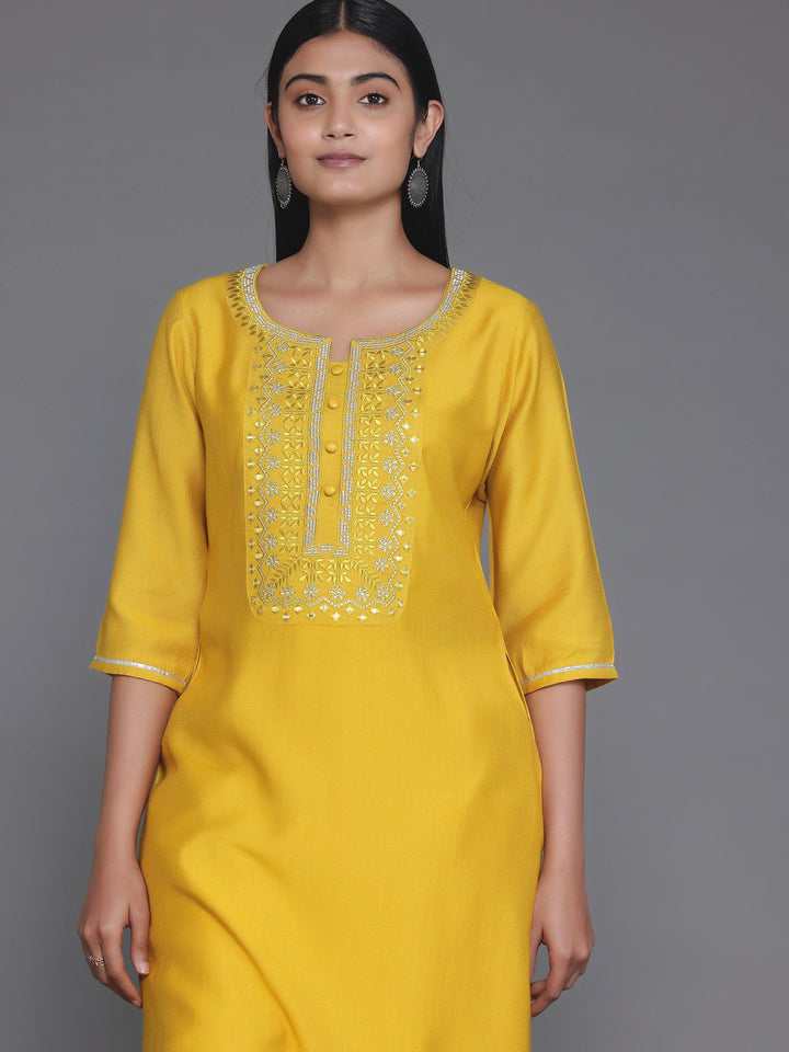 Yellow Yoke Design Silk Straight Kurta - Libas