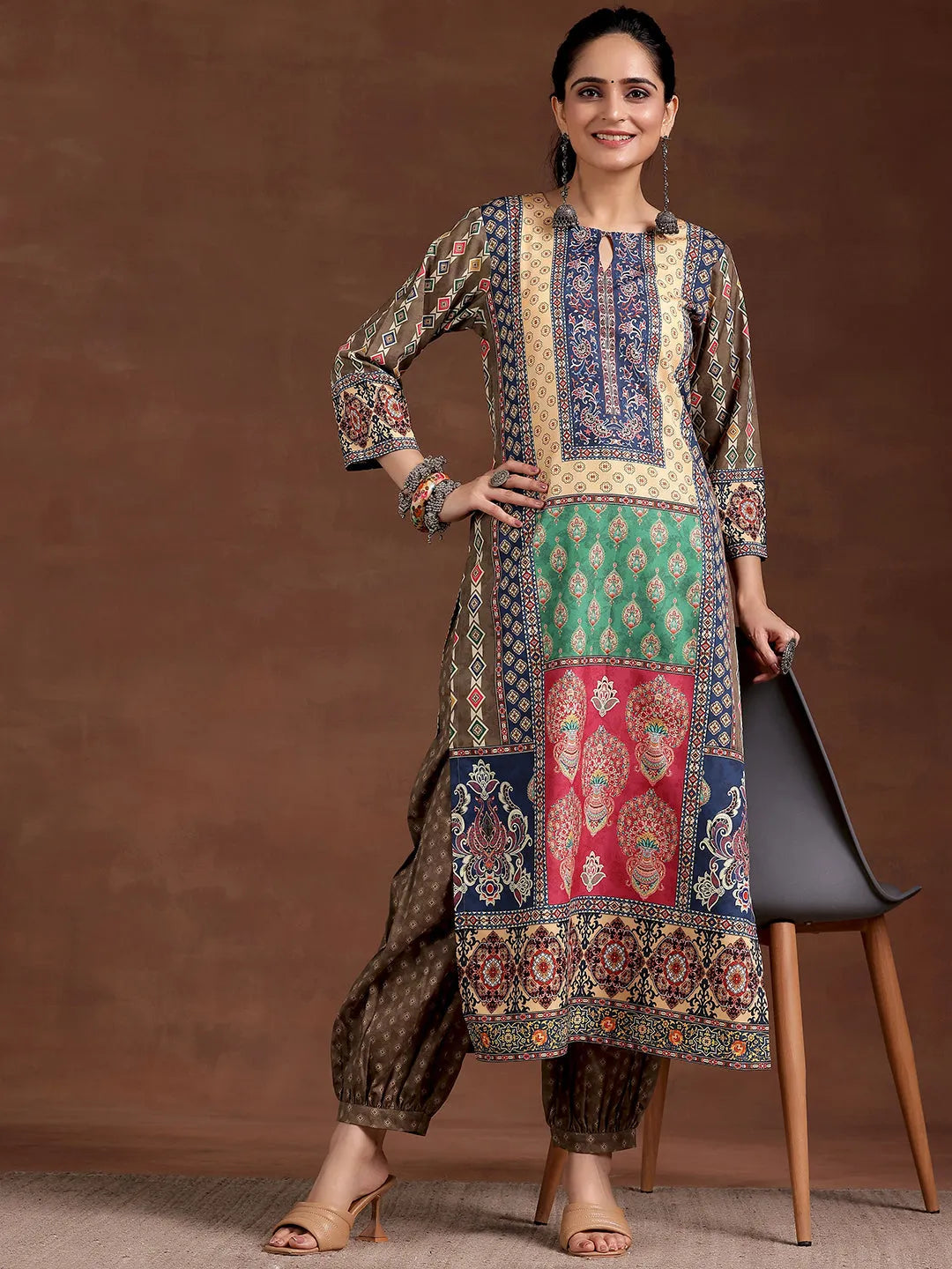  Multi Printed Crepe Straight Kurta 