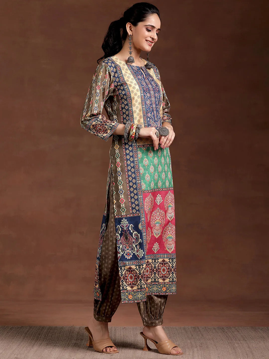  Multi Printed Crepe Straight Kurta 