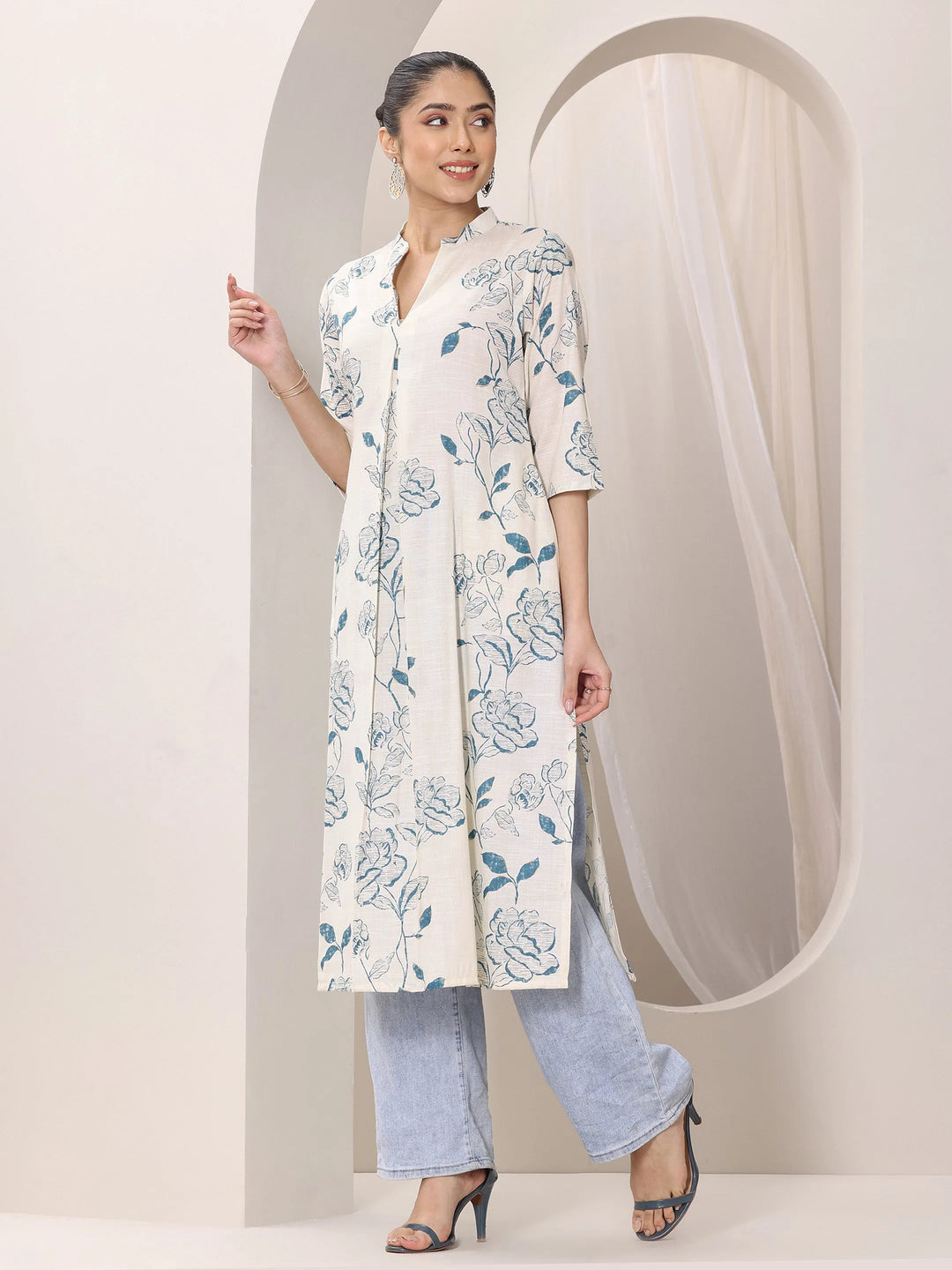  Blue Printed Cotton Blend Straight Kurta 