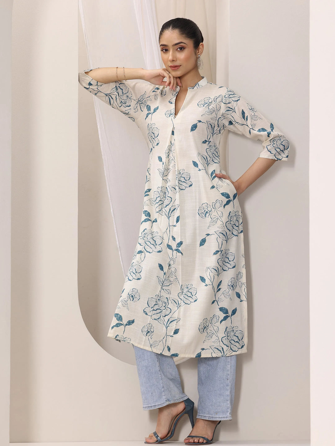  Blue Printed Cotton Blend Straight Kurta 