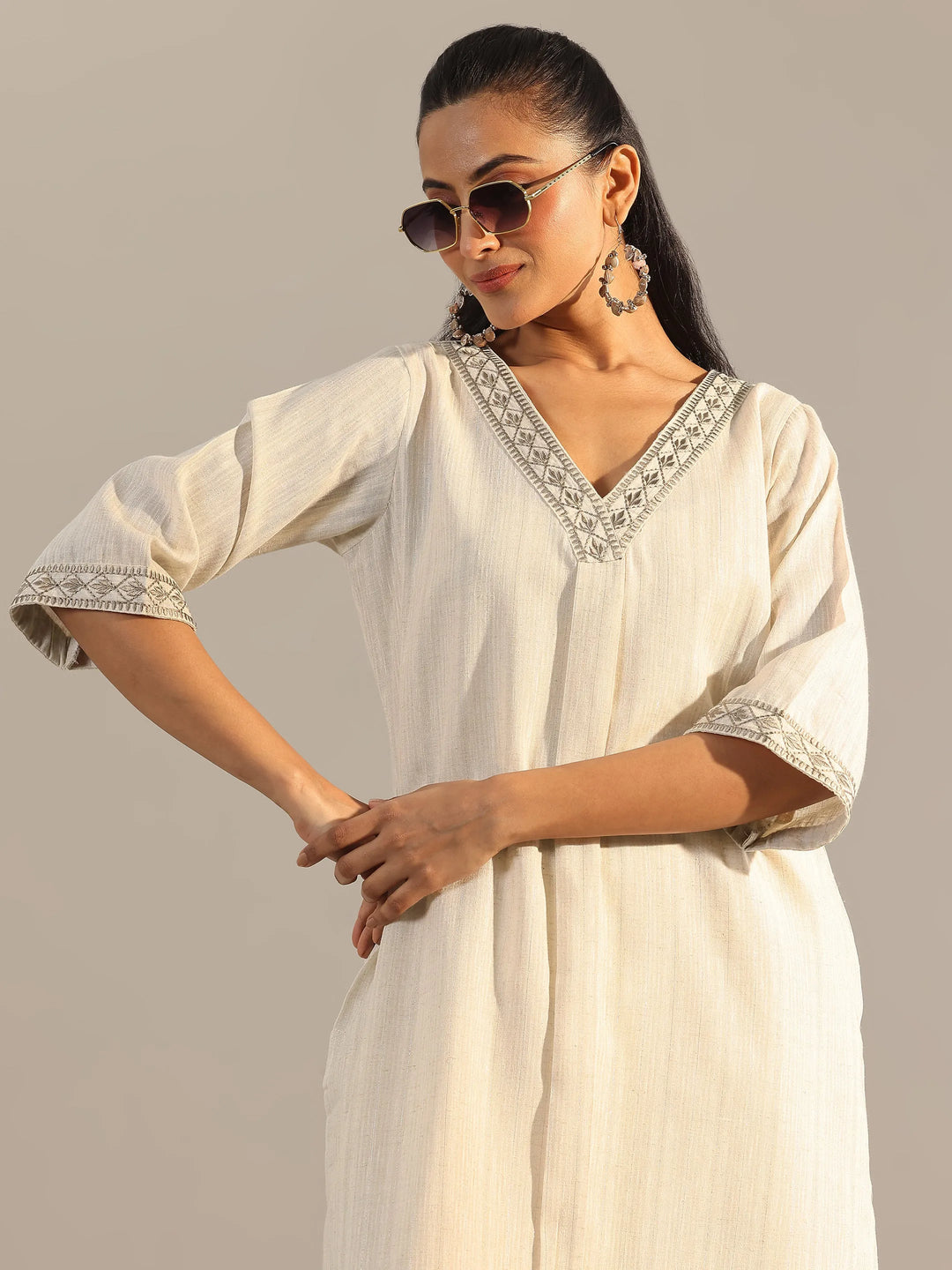 Off white Solid Cotton Blend Straight Kurta