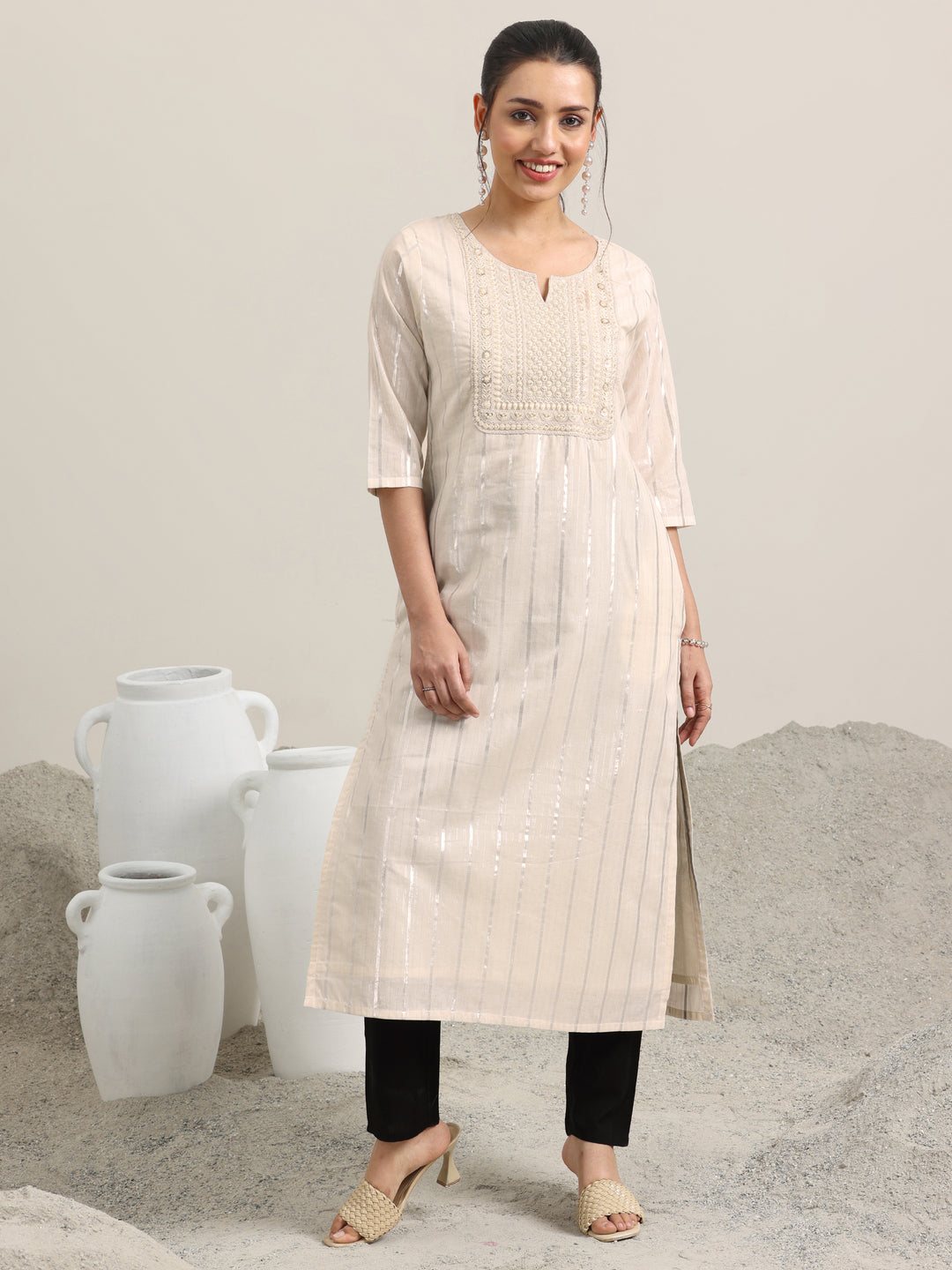  Off White Embellished Cotton Straight Kurta 