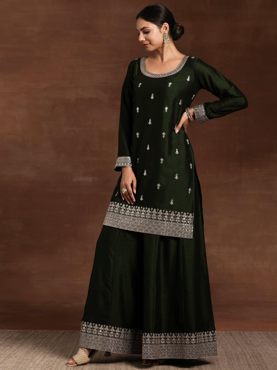 Green Embroidered Silk Blend Straight Suit With Dupatta - Libas 