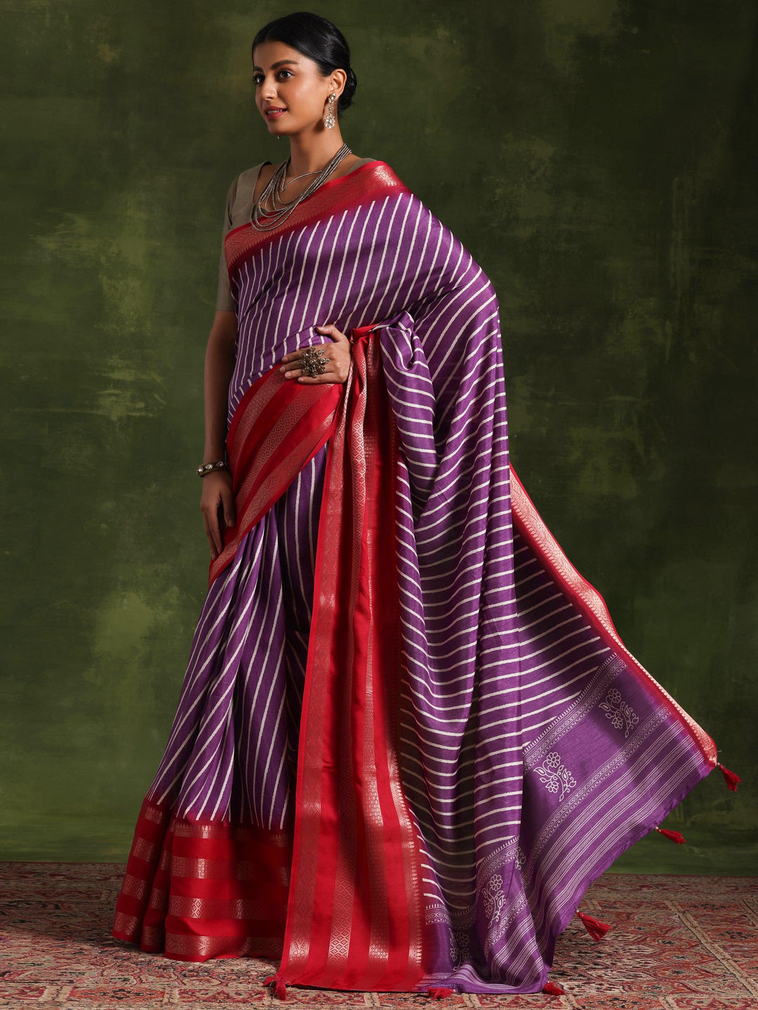 Lavender Printed Silk Blend Saree With Unstitched Blouse Piece - Libas