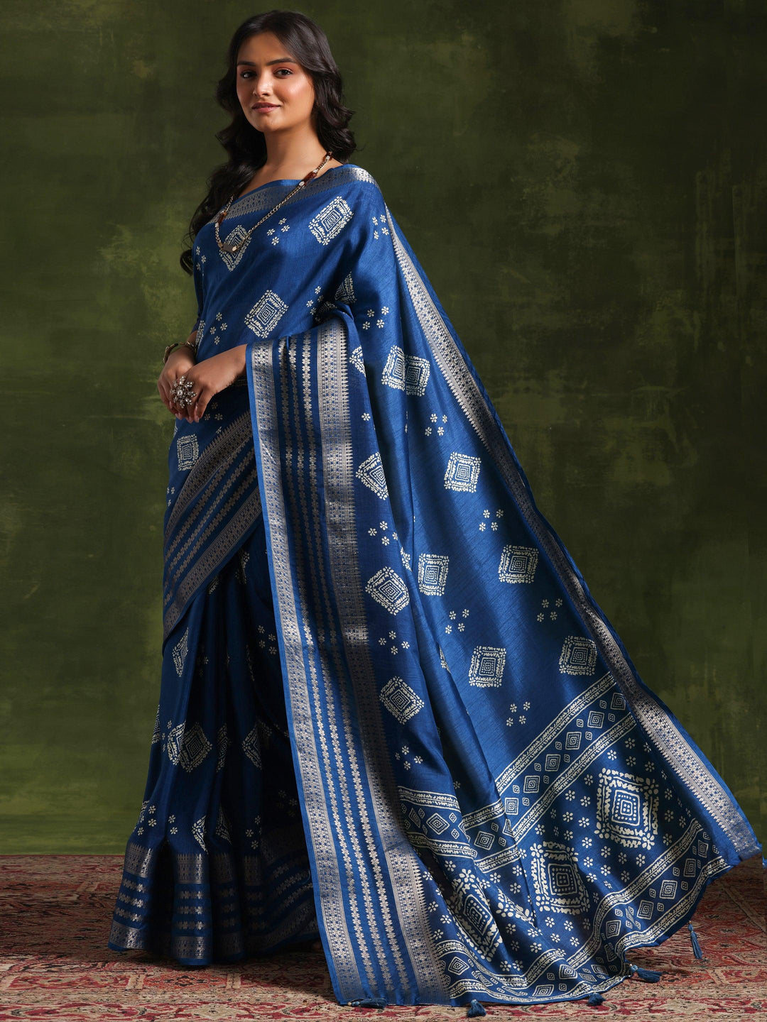 Teal Printed Silk Blend Saree With Unstitched Blouse Piece - Libas