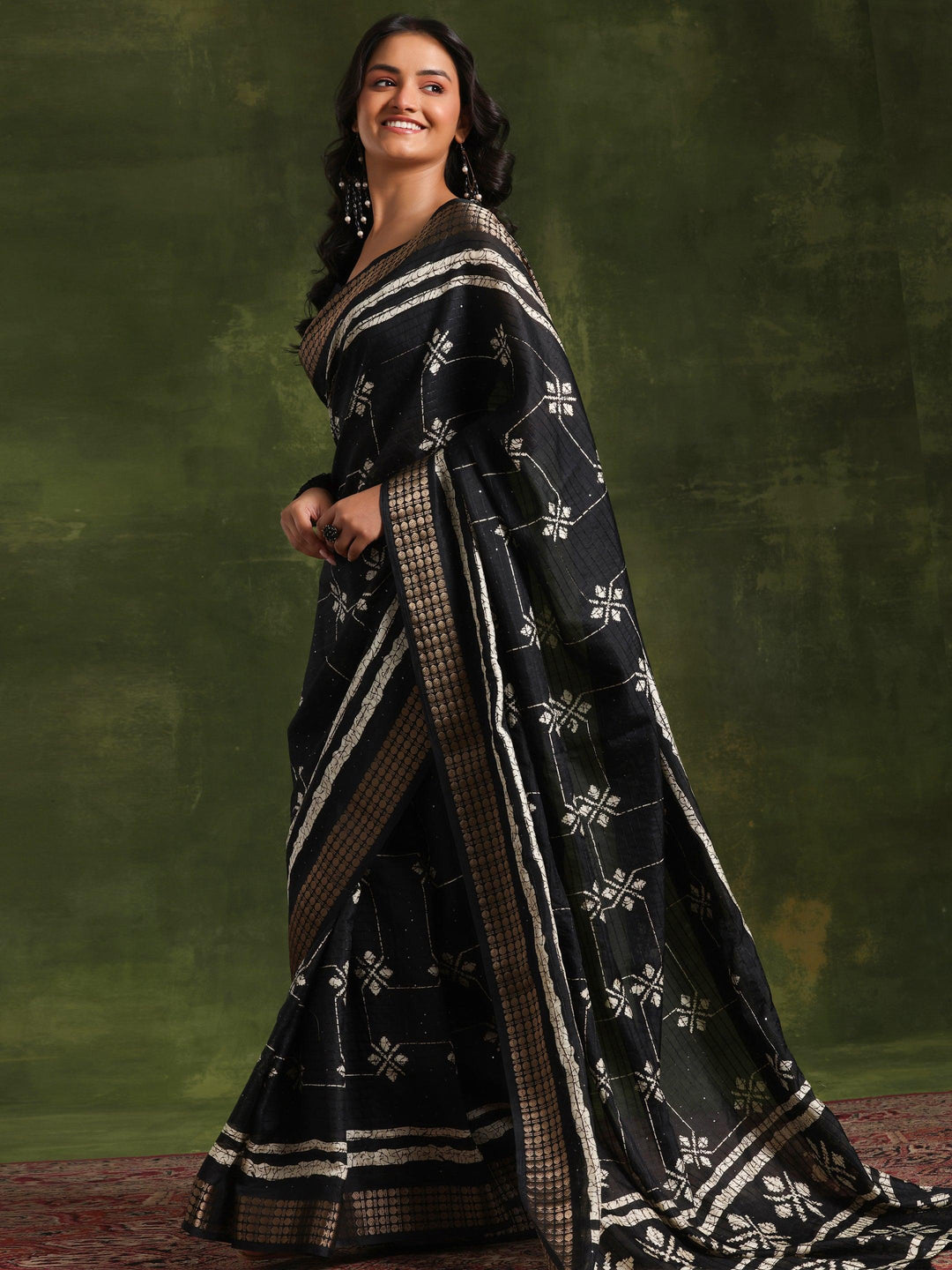 Black Printed Silk Blend Saree With Unstitched Blouse Piece - Libas