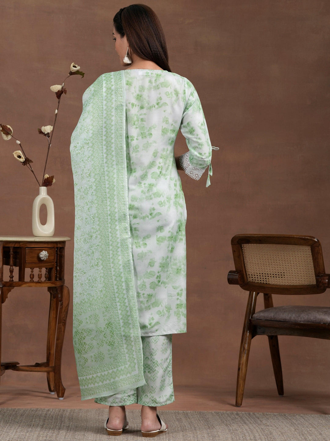 Green Embroidered Cotton Blend Straight Suit With Dupatta - Libas 