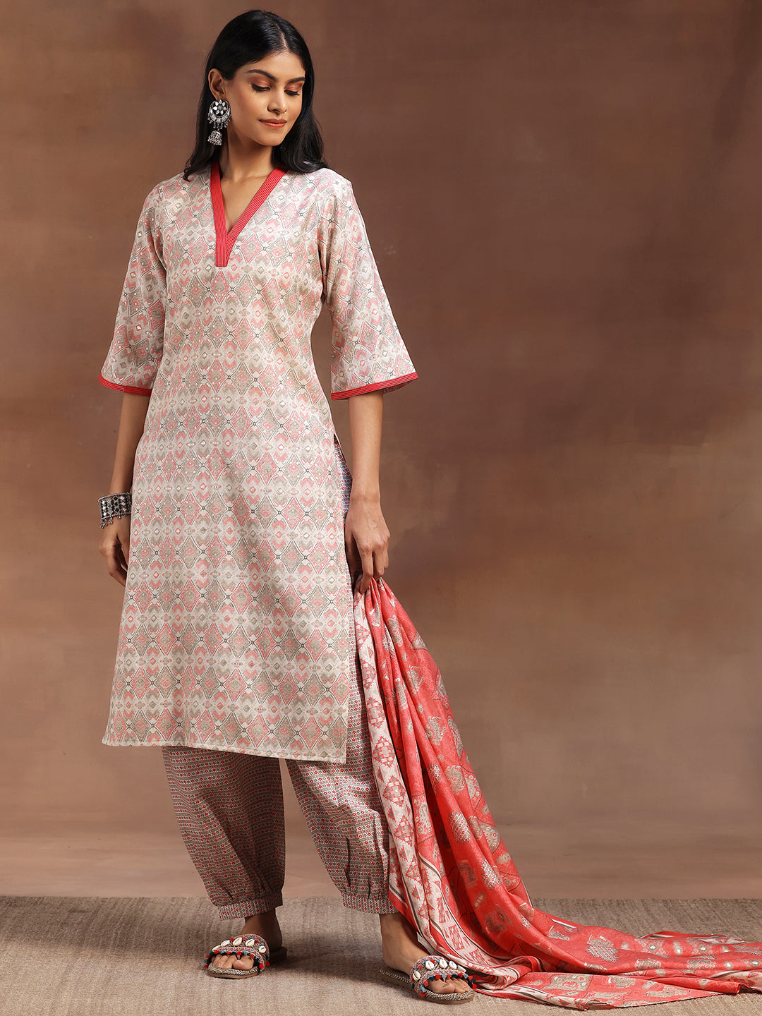  Pink Printed Silk Blend Straight Suit With Dupatta 