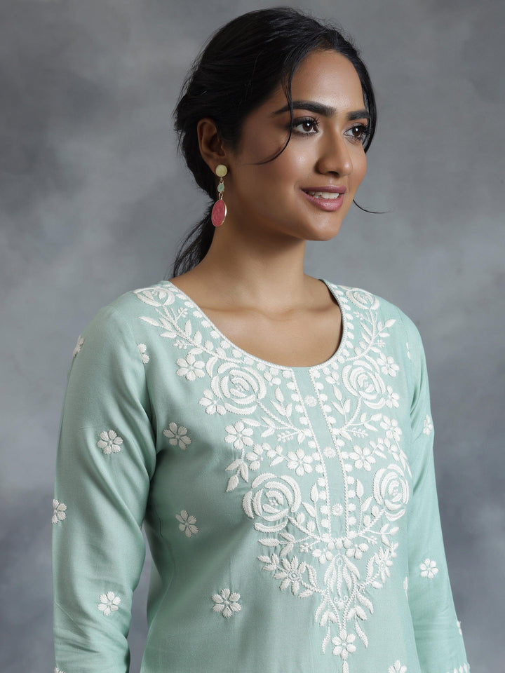 Green Embroidered Rayon Straight Kurta - Libas