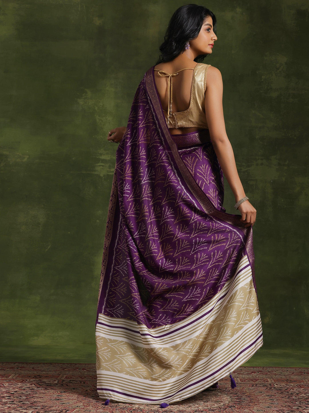 Purple Printed Silk Blend Saree With Unstitched Blouse Piece - Libas