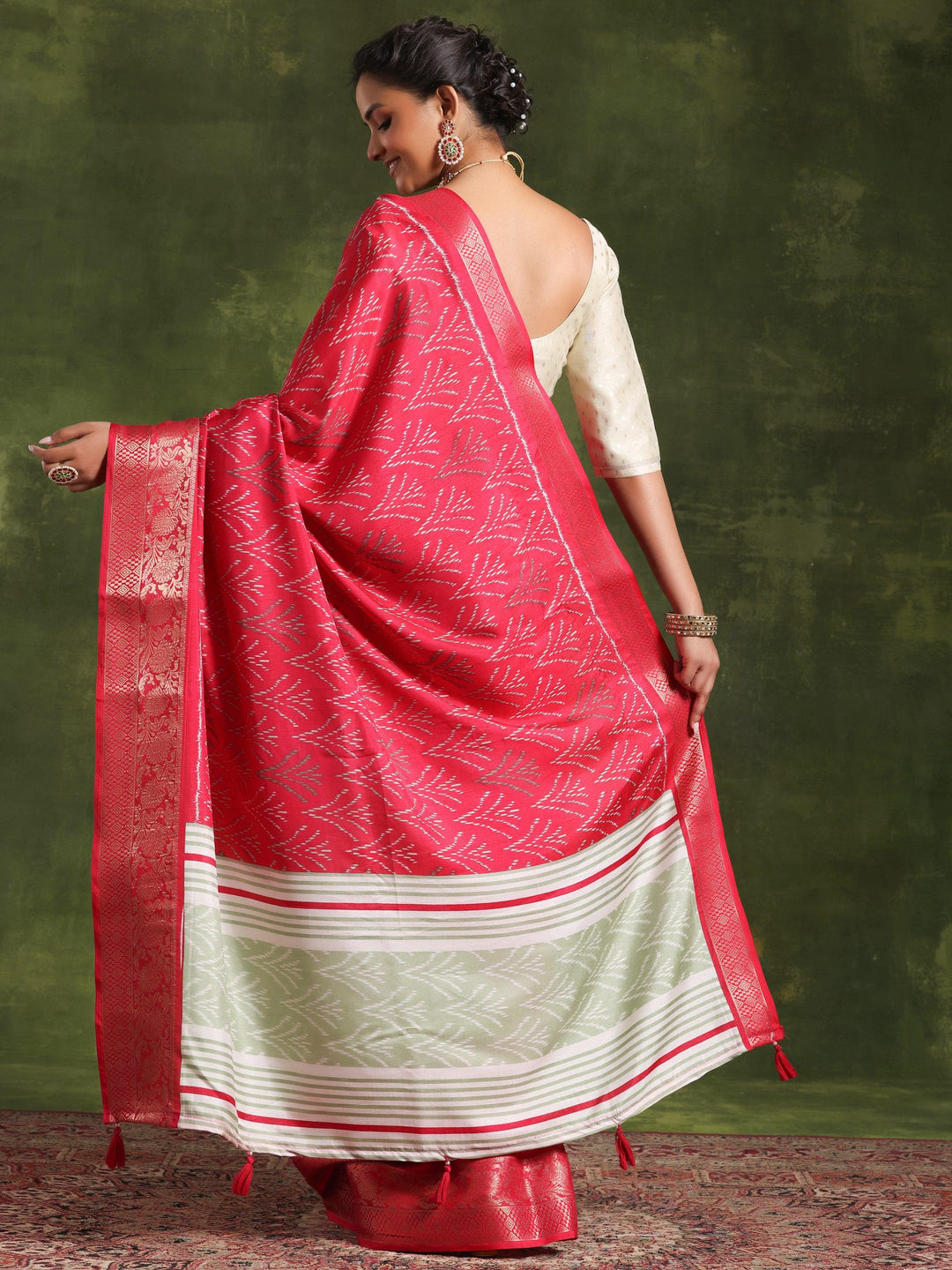 Pink Printed Silk Blend Saree With Unstitched Blouse Piece - Libas 