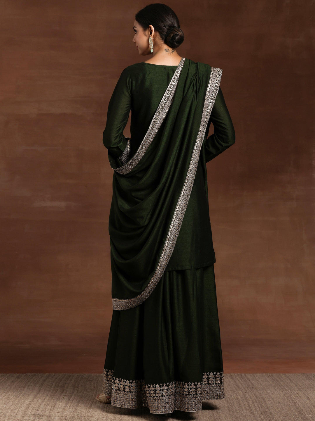 Green Embroidered Silk Blend Straight Suit With Dupatta - Libas