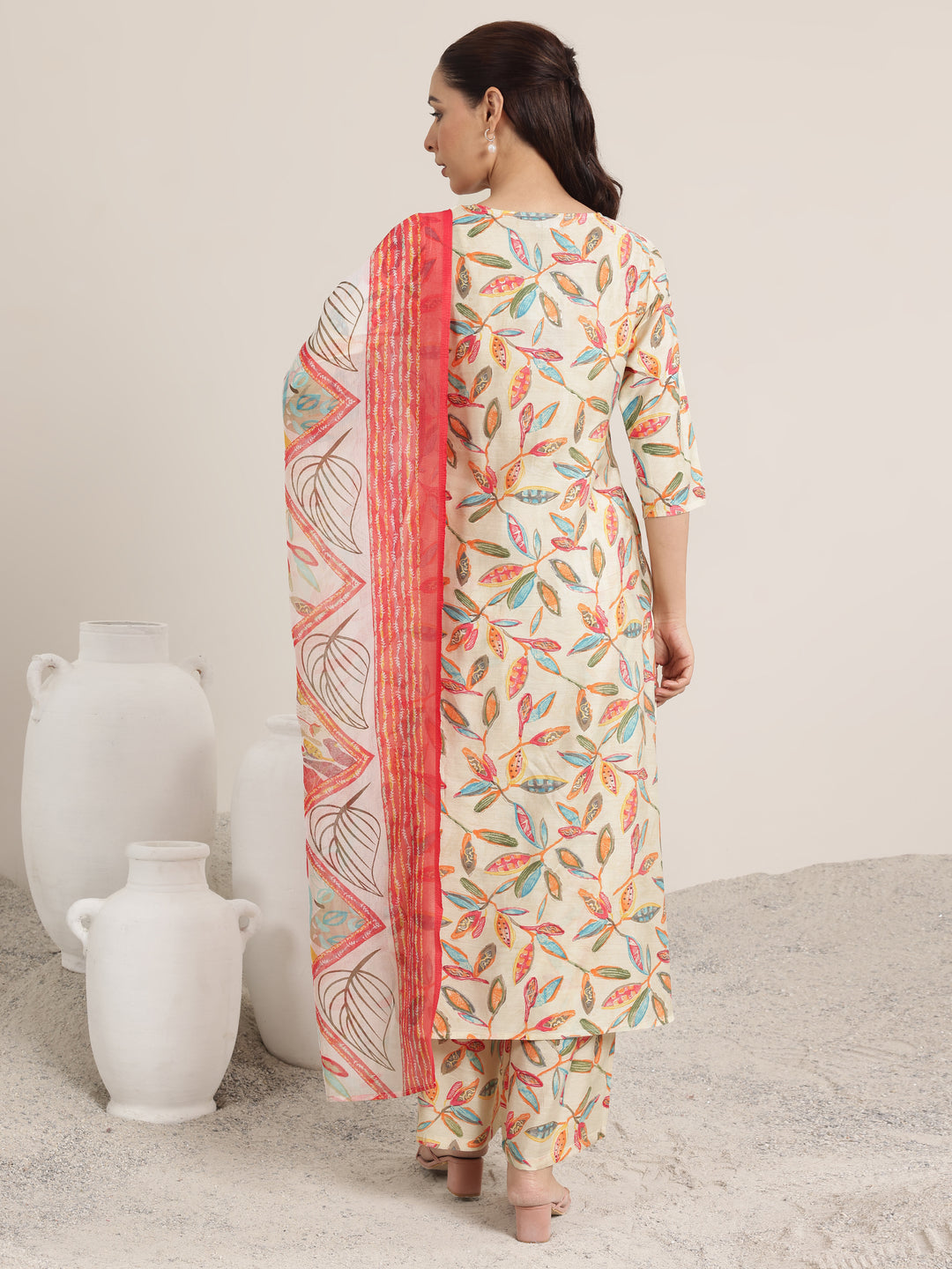  Off white Printed Silk Blend Straight Suit Set With Dupatta 