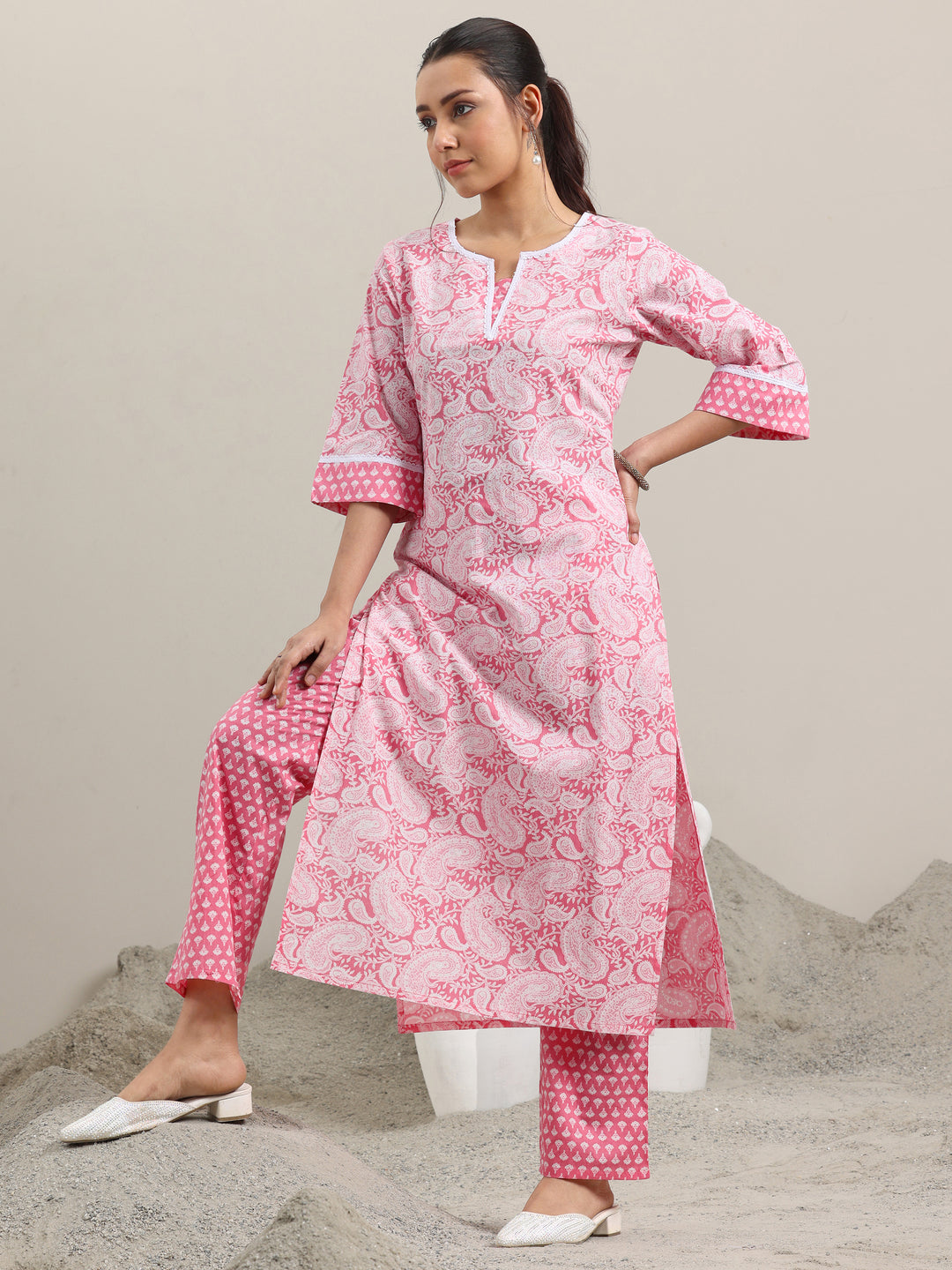  Pink Printed Cotton Straight Kurta With Trousers 