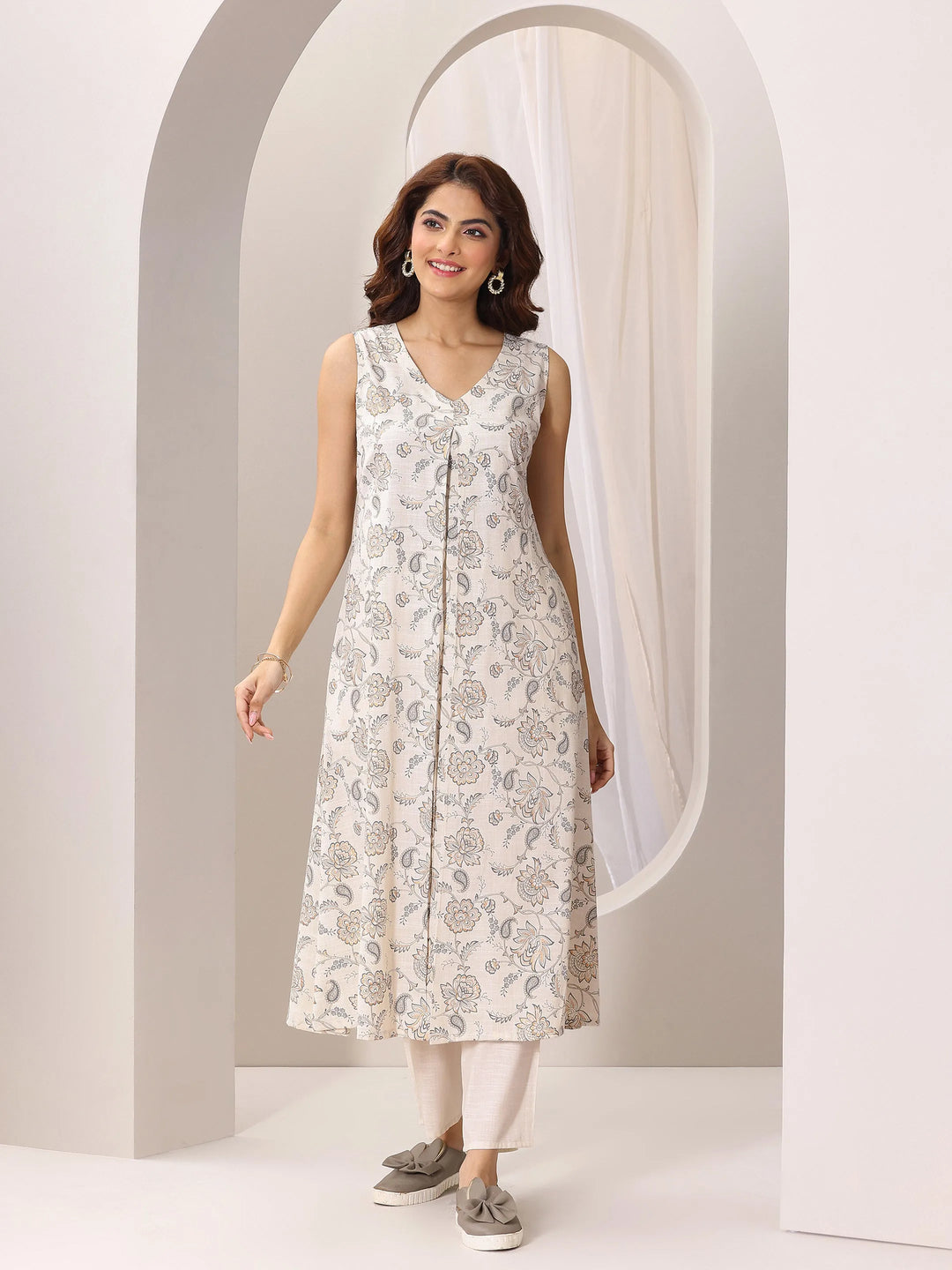  Off white Printed Silk Blend A-Line Kurta Set 