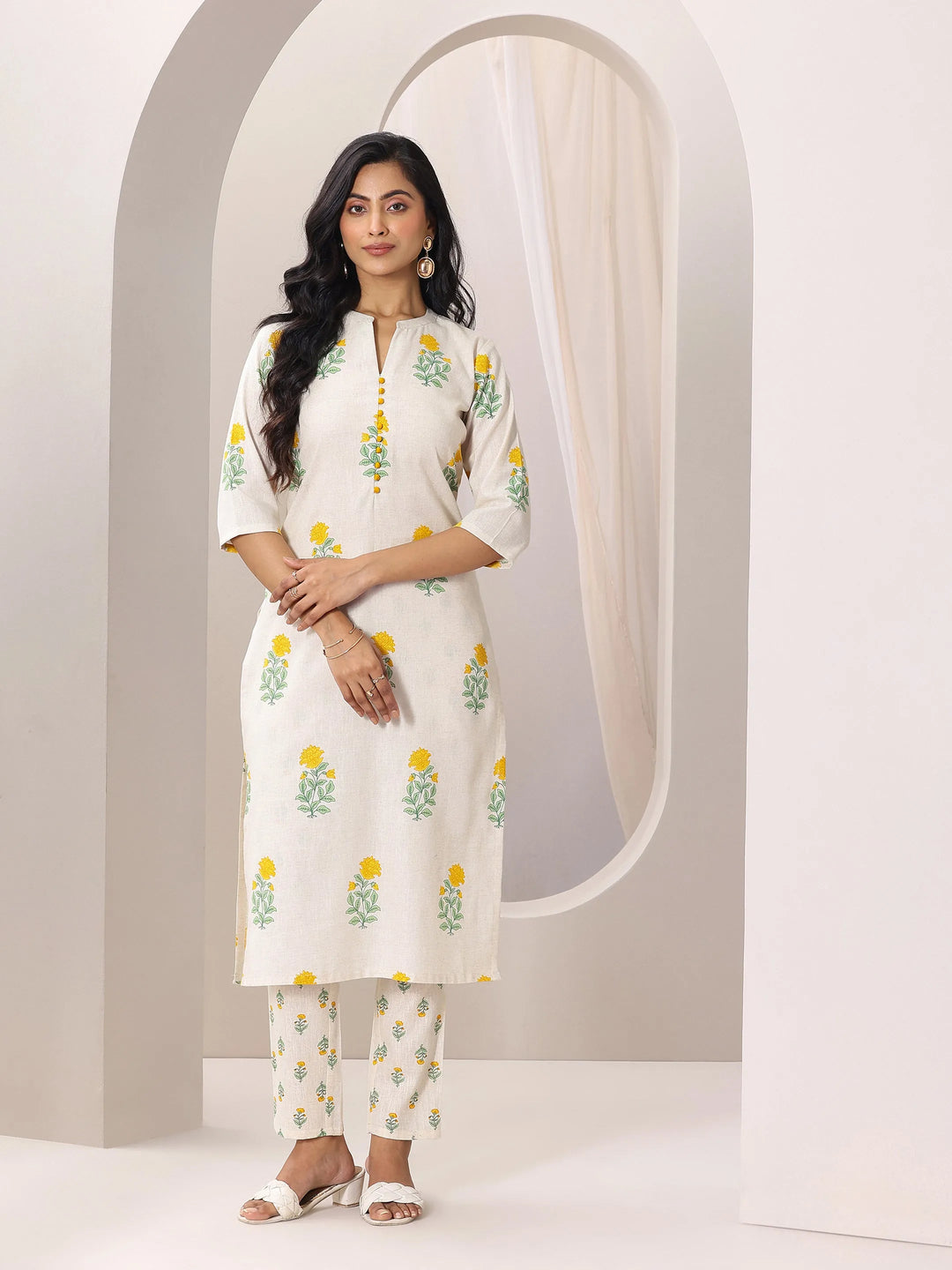  Off white Printed Cotton Straight Kurta Set 