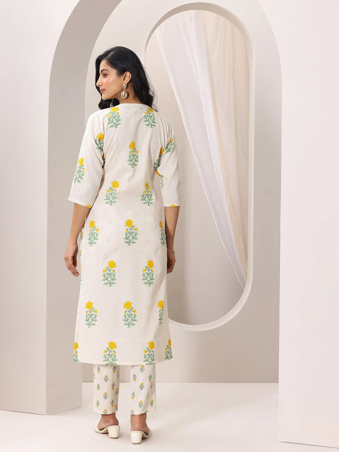  Off white Printed Cotton Straight Kurta Set 