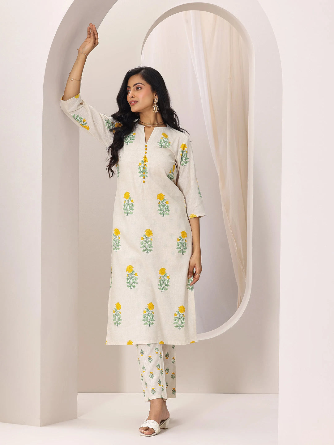  Off white Printed Cotton Straight Kurta Set 