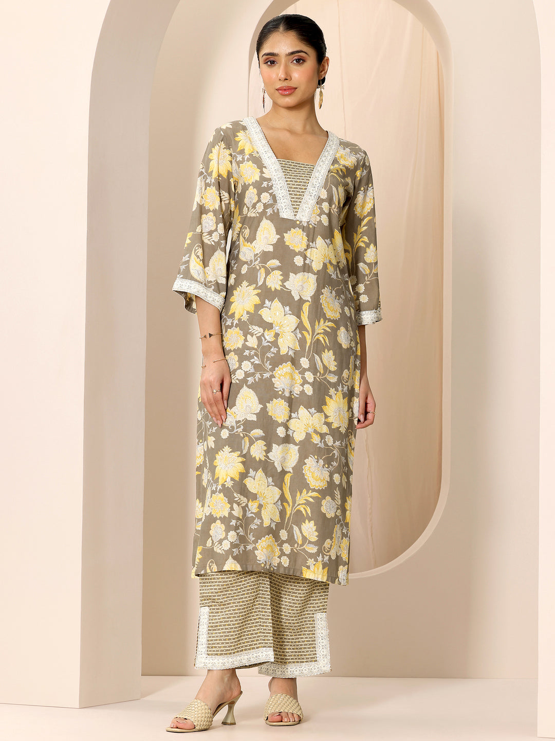  Grey Printed Silk Blend Straight Kurta Set 