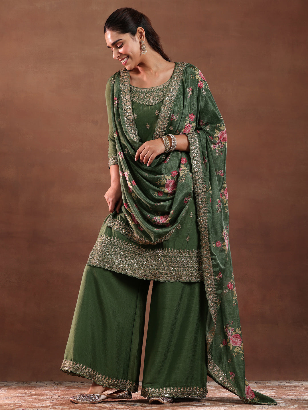 Green Embroidered Silk Blend Straight Suit With Dupatta