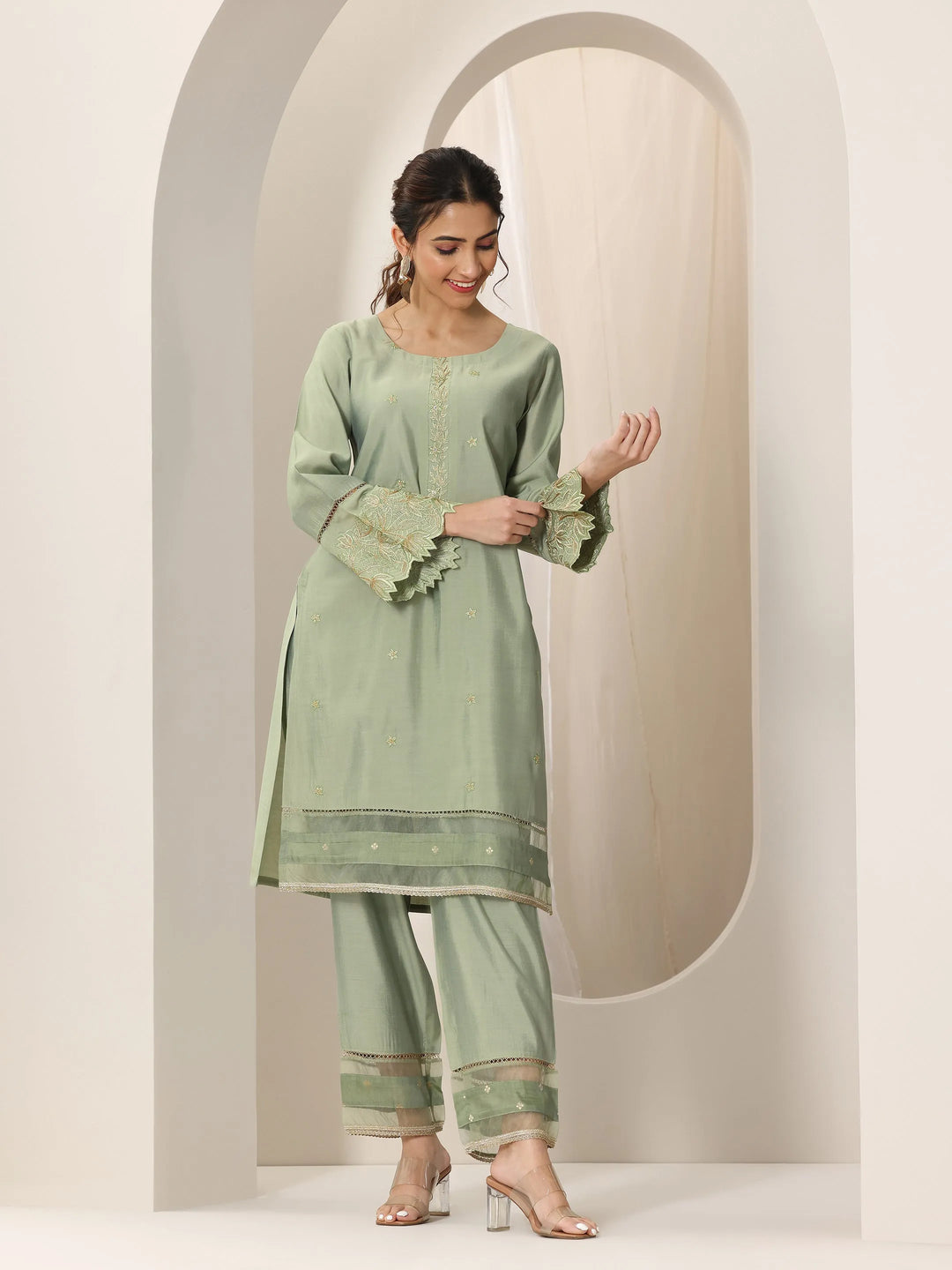  Green Embroidered Silk Blend Straight Kurta Set 