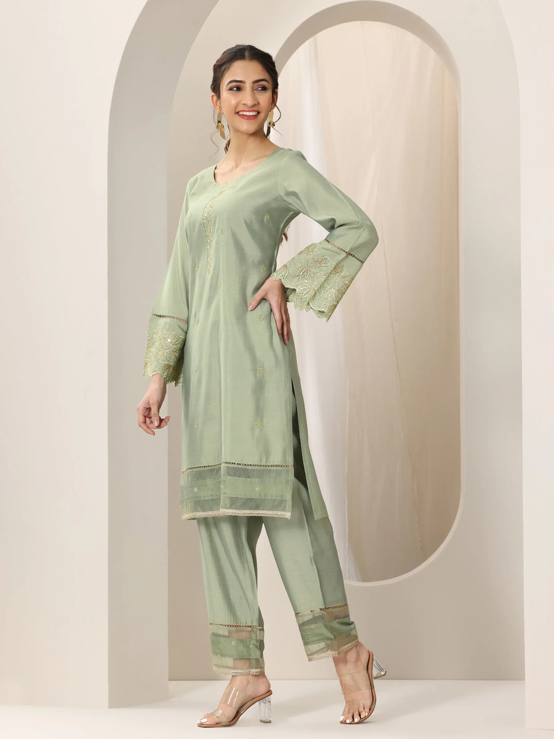  Green Embroidered Silk Blend Straight Kurta Set 