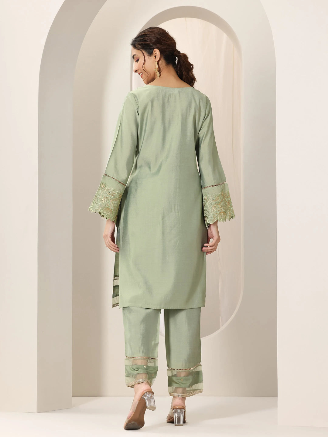  Green Embroidered Silk Blend Straight Kurta Set 