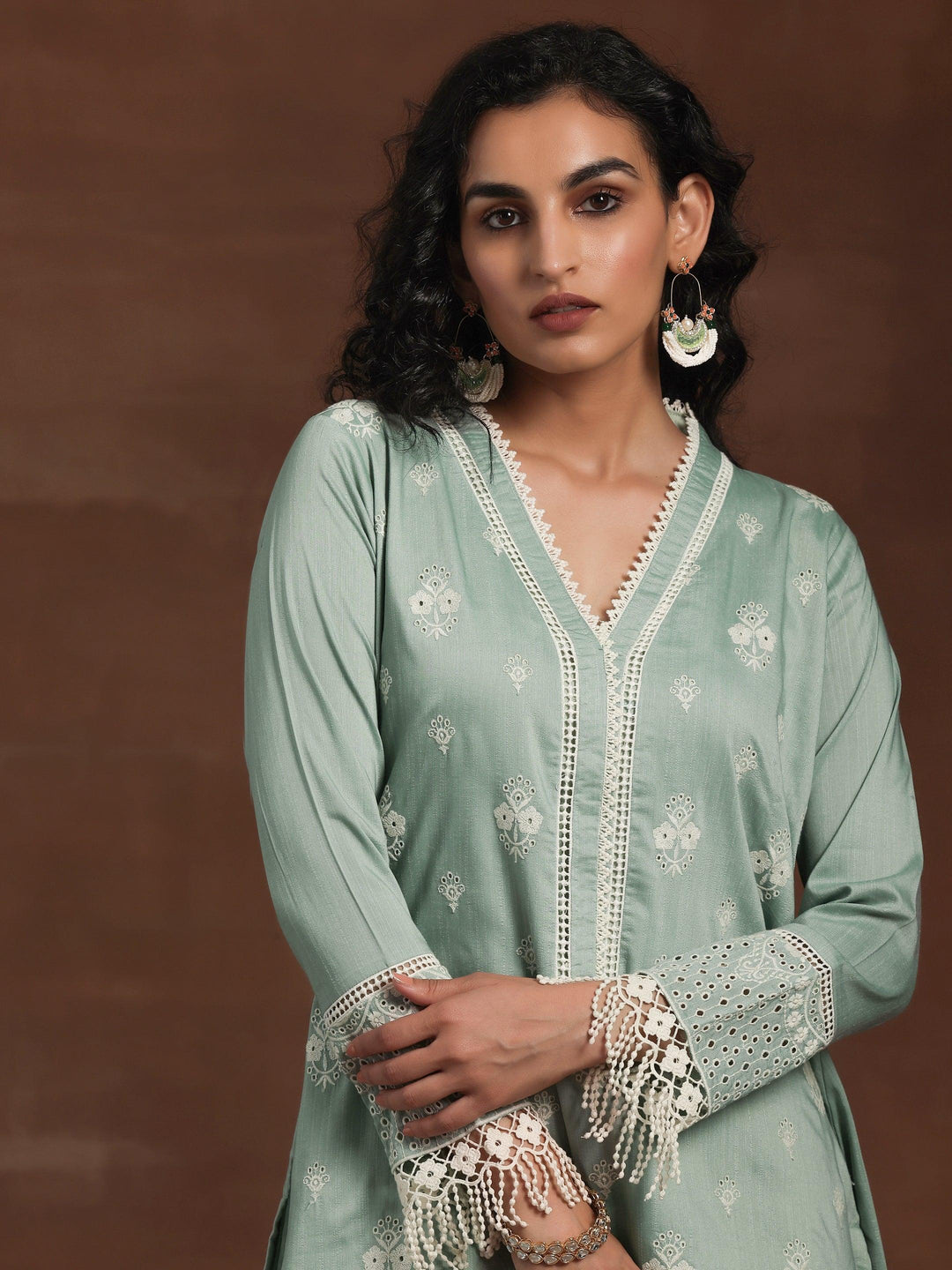 Green Embroidered Silk Blend Straight Suit With Dupatta - Libas