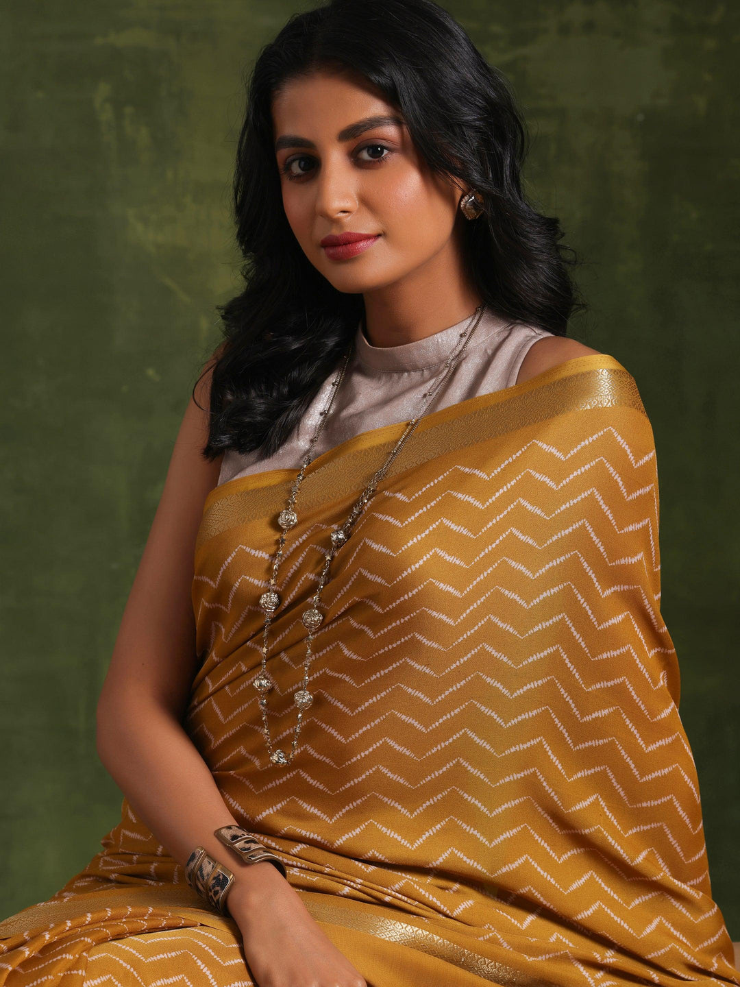 Mustard Printed Silk Blend Saree With Unstitched Blouse Piece - Libas