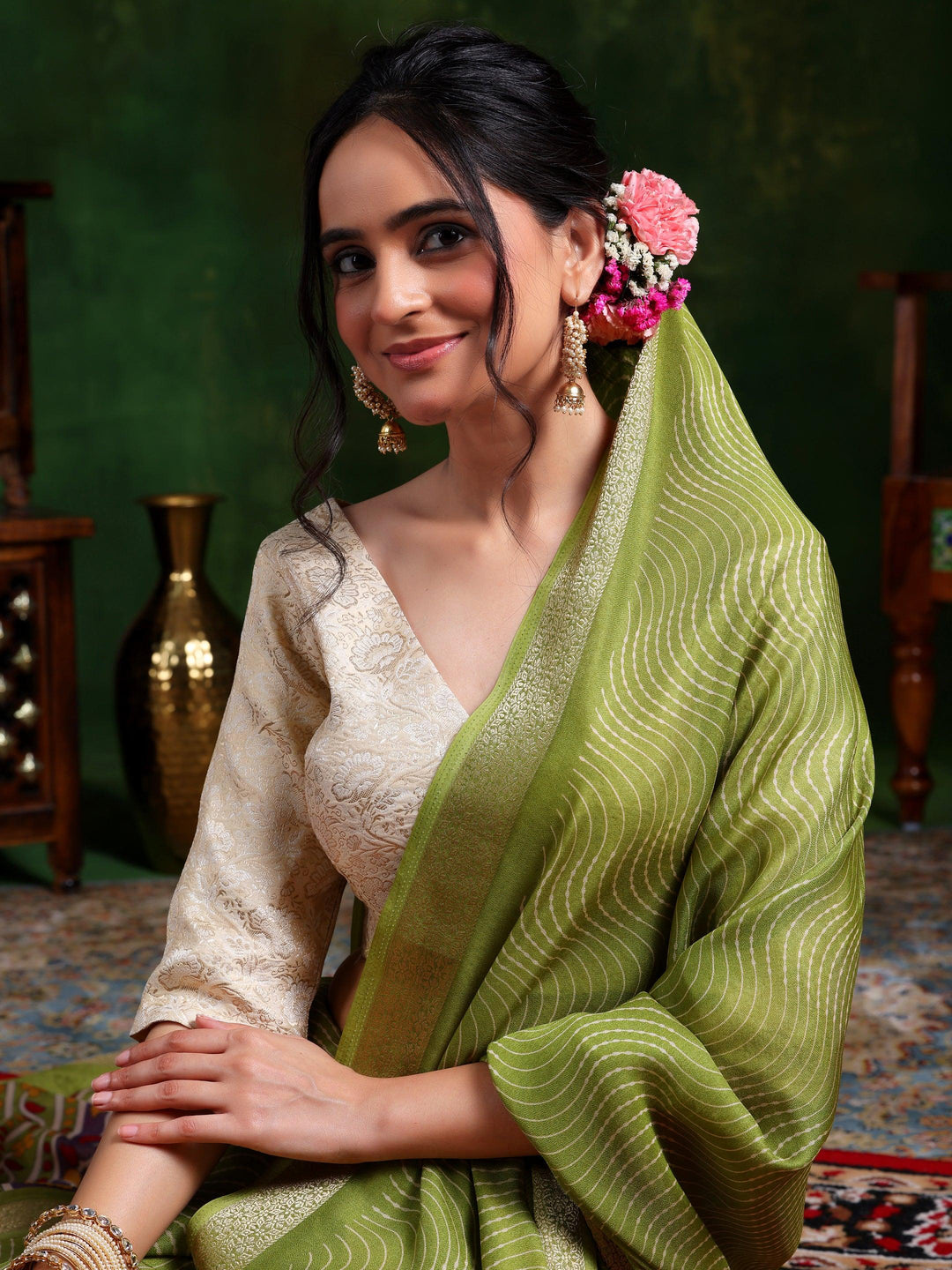 Green Printed Silk Blend Saree With Unstitched Blouse Piece - Libas