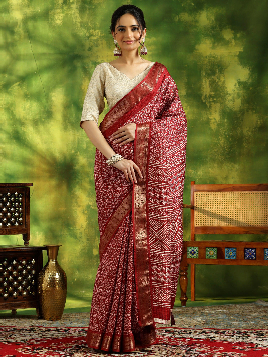 Maroon Printed Silk Blend Saree With Unstitched Blouse Piece - Libas