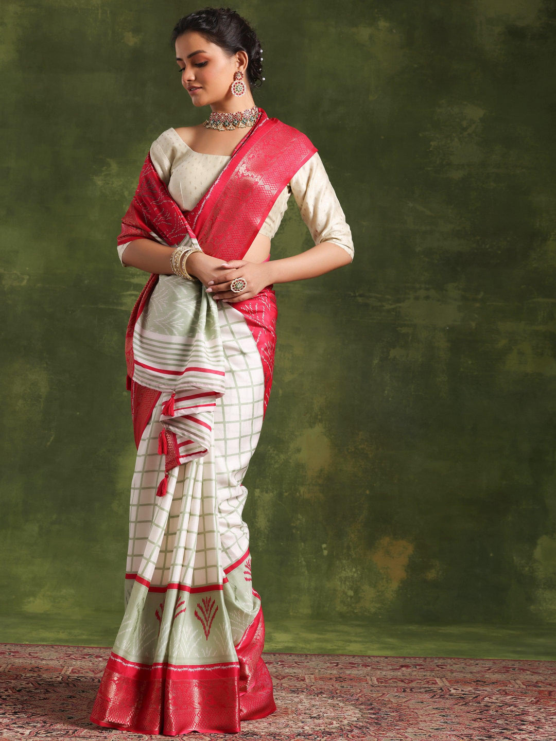 Pink Printed Silk Blend Saree With Unstitched Blouse Piece - Libas