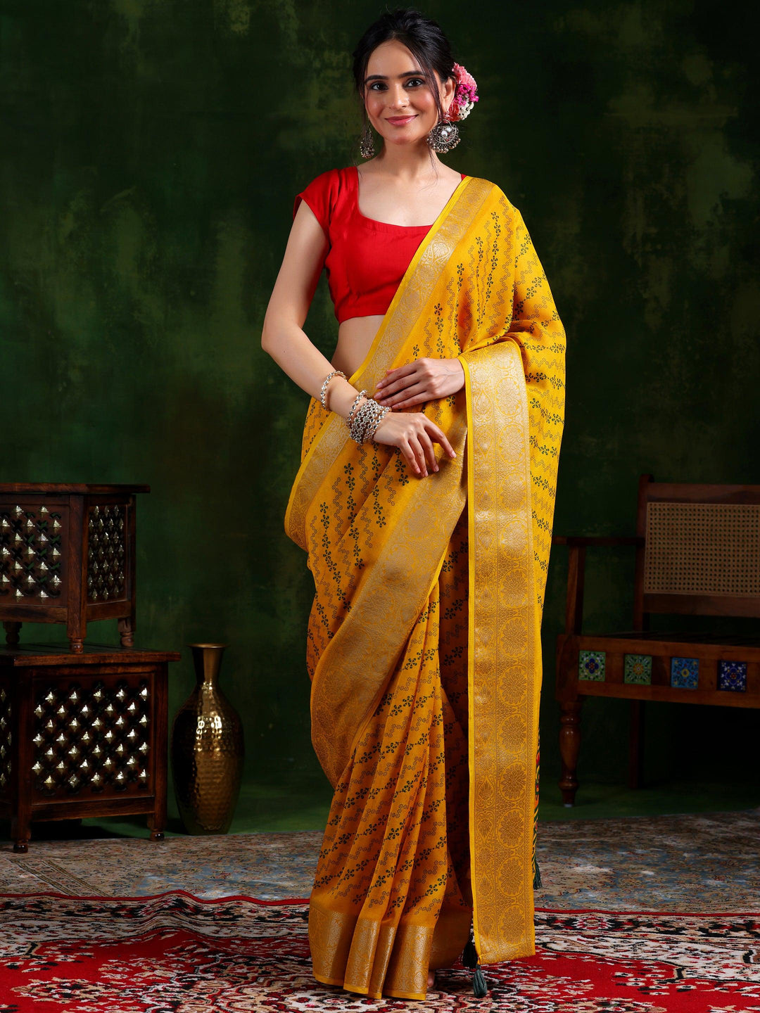 Mustard Printed Silk Blend Saree With Unstitched Blouse Piece - Libas