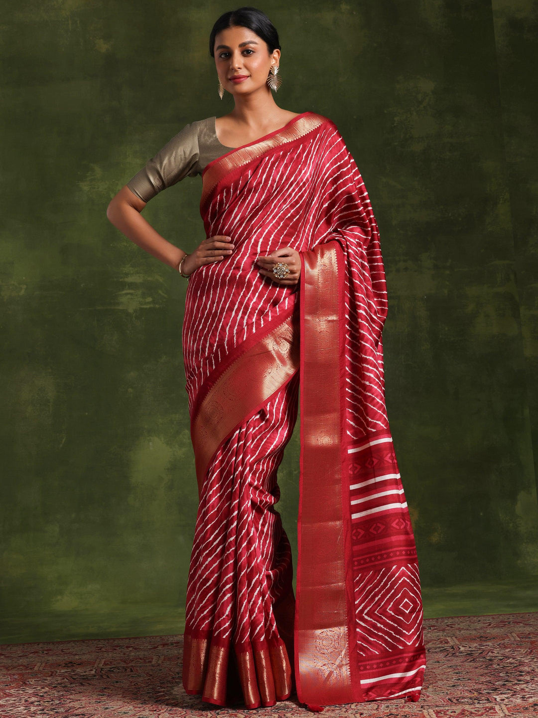 Maroon Printed Silk Blend Saree With Unstitched Blouse Piece - Libas