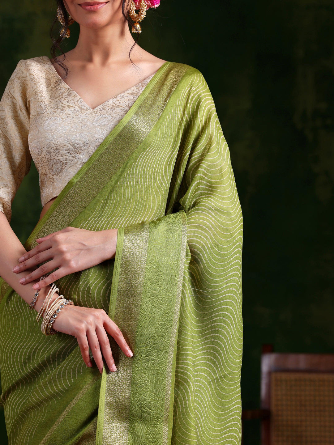 Green Printed Silk Blend Saree With Unstitched Blouse Piece - Libas