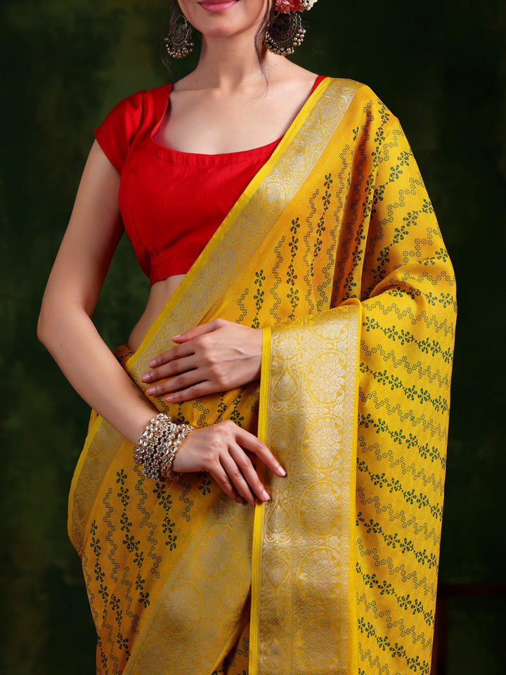 Mustard Printed Silk Blend Saree With Unstitched Blouse Piece - Libas