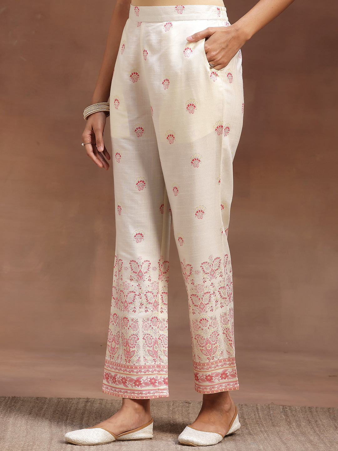  Peach Printed Cotton Blend Straight Kurta With Palazzos 